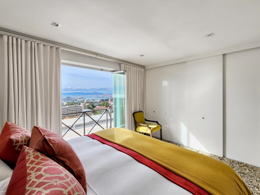 To Let 2 Bedroom Property for Rent in Green Point Western Cape